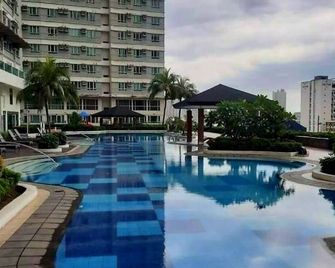 Amora Suites at the Beacon Makati - Manila - Pool