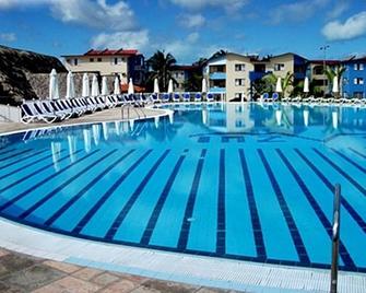 Aparthotel Azul - Cayo Coco - Pool