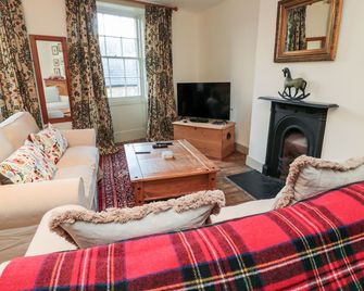 Upper Oakwood, Pet Friendly, Character Holiday Cottage In Alnwick - Alnwick - Living room