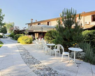 Hotel Al Posta - Casarsa della Delizia - Terasa