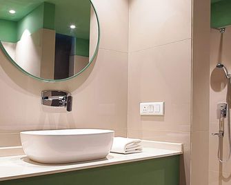 Nest by TreeHouse Bhiwadi - Bhiwadi - Koupelna