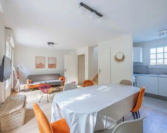 Charming house with garden in residence with pool - Deauville - Dining room