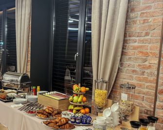 No Pardon Hotel - Satu Mare - Buffet