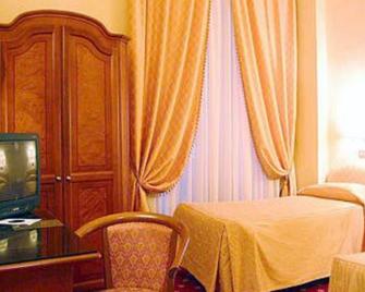 Hotel Pace Helvezia - Rome - Bedroom