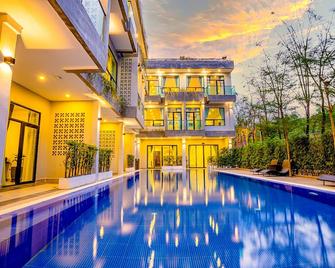 Rainforest Hotel By Nsun - Kampot - Pool