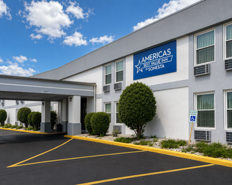 Super 8 by Wyndham Knoxville Downtown Area - Knoxville - Byggnad