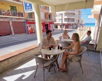 Hostal Sol de Mallorca - S'Arenal - Parveke