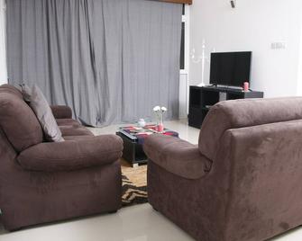 Fully Furnished Luxury 2 Br Apartment At Ground Floor - Wattala - Living room