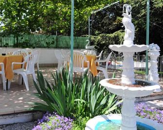 Hotel Marina - Bardolino - Patio