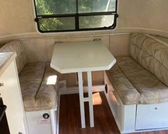 Airstream Trailer in Amelia Island Area - Yulee - Wohnzimmer