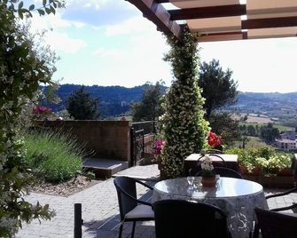 Chiara e Benedetta Villa degli Ulivi - Orvieto - Balcony