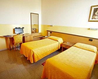 Master Hotel - Castelvetro Piacentino - Habitación