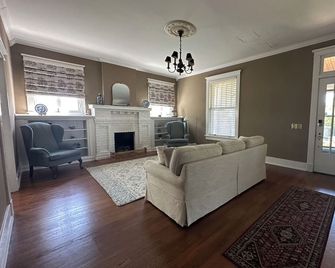 Historic Clinton Craftsman - Clinton - Sala de estar