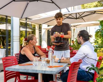 Mercure Aix-En-Provence La Duranne Gare Tgv - Aix-en-Provence - Restaurant