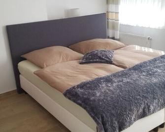 Hotel Restaurant Neffelthal - Kerpen - Schlafzimmer