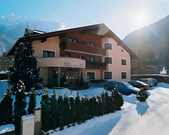 Living-Apart Anita - اويتز - مبنى