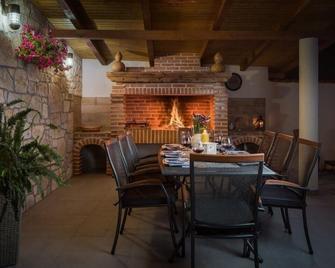 Holiday house Kljuc for 1 - 7 persons with 3 bedrooms - Holiday house - Drinovci - Comedor