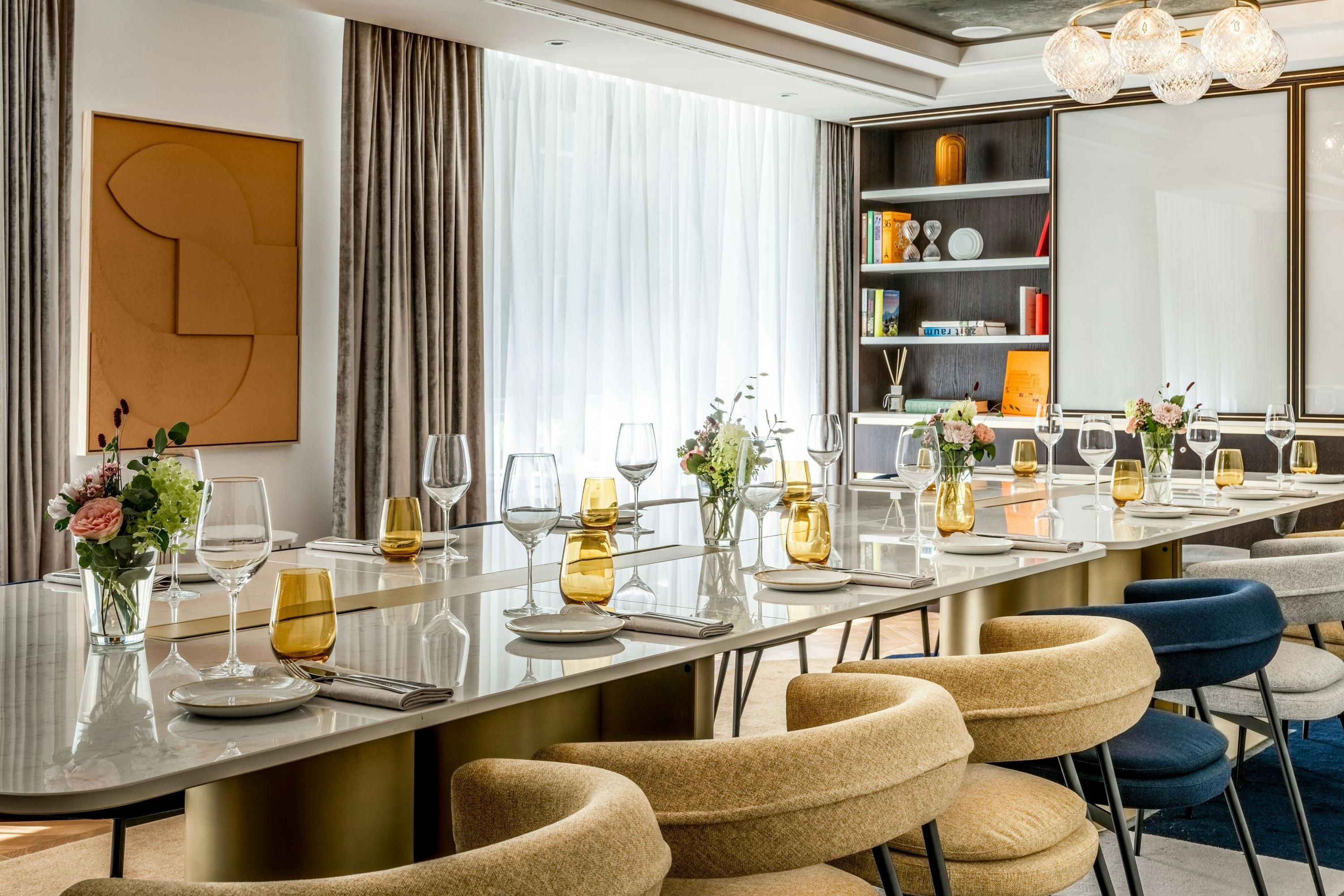 Neues Schloss Privat Hotel Zurich, Autograph Collection