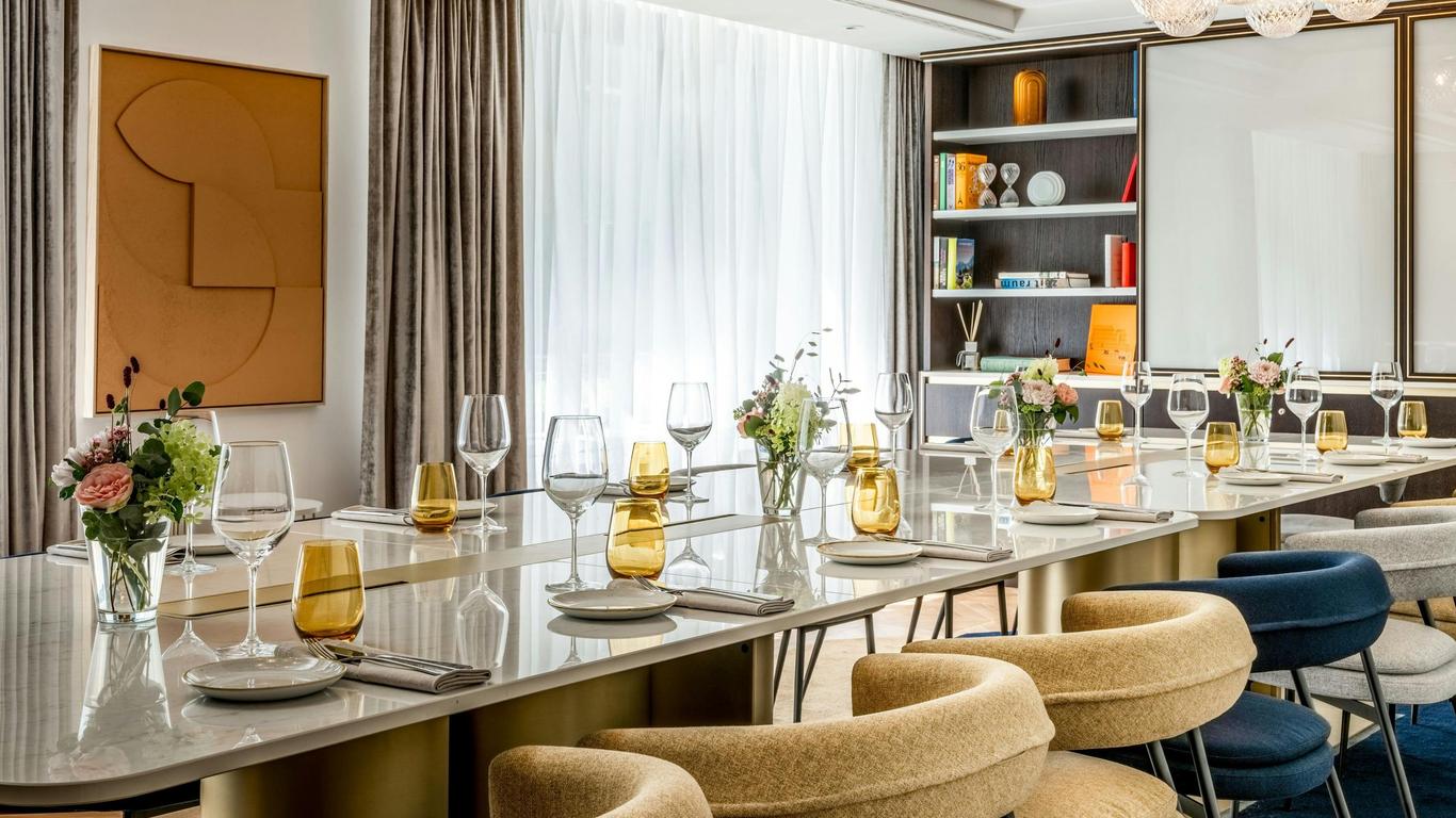 Neues Schloss Privat Hotel Zurich, Autograph Collection