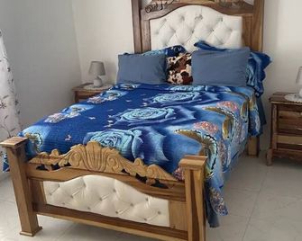 Mount Royal Estate Cozy Comfort 5 minutes to attractions & essential locations - Portmore - Bedroom