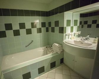 Le Bonheur Dans le Pré - Bonne