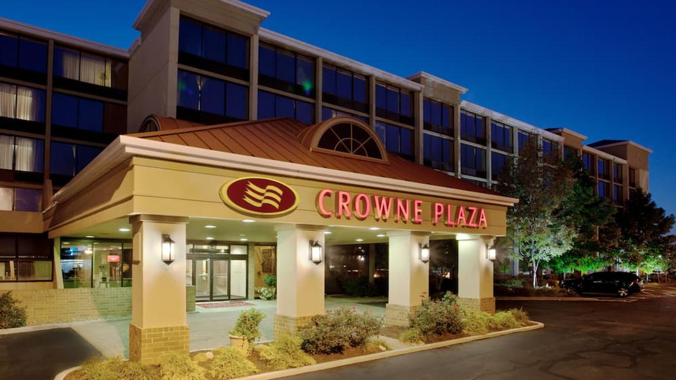 Crowne Plaza Cleveland Airport