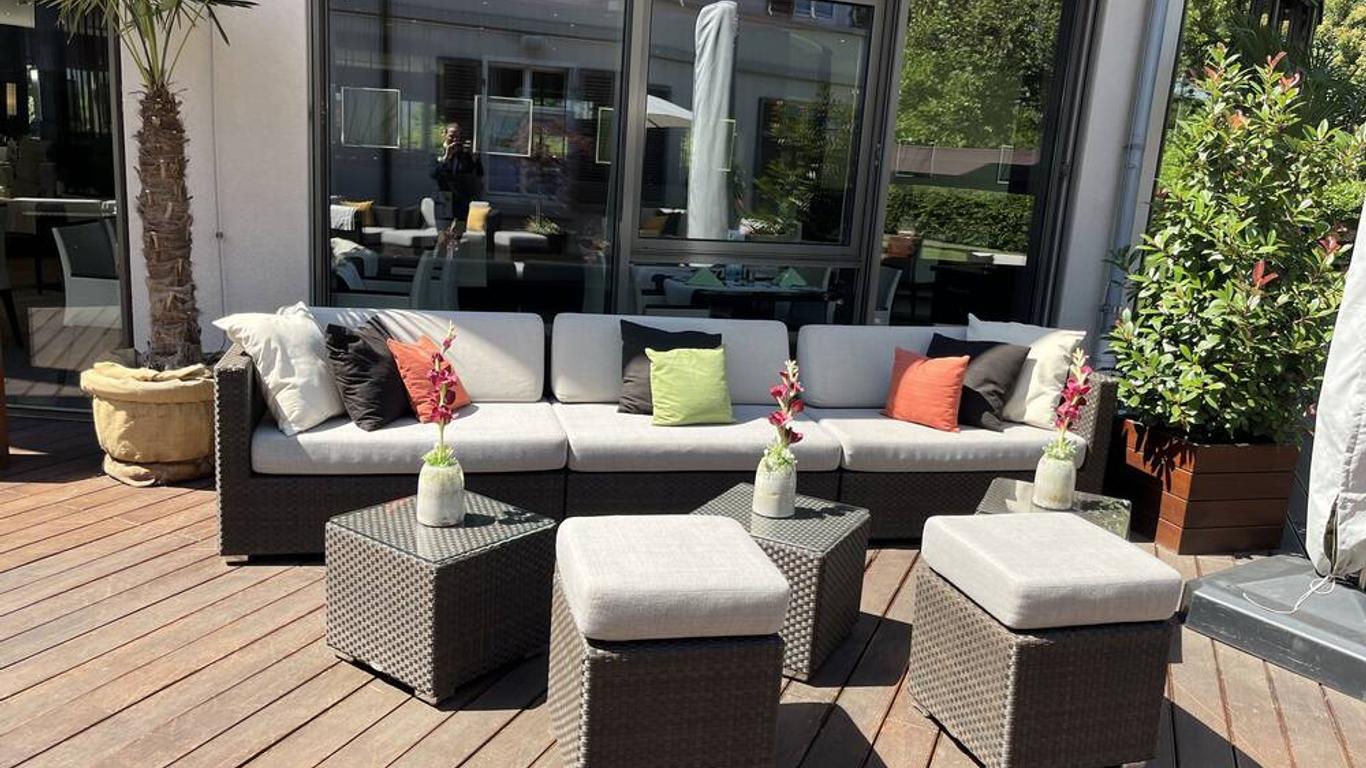 هوتل رين يه بون