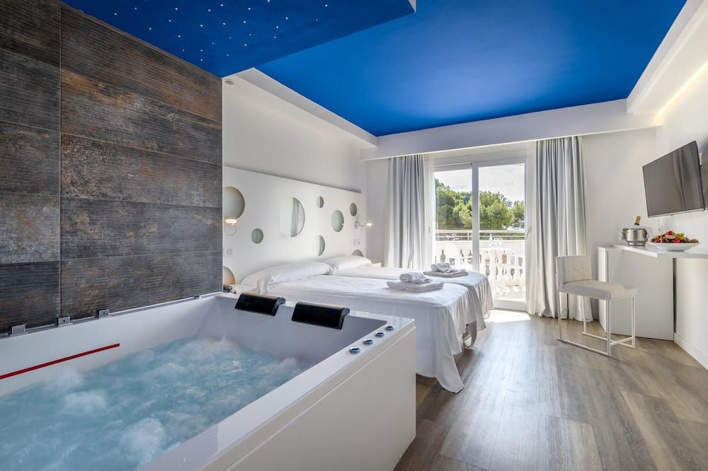 Welikehotel Triton Beach - Cala Rajada