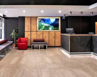 Hotel Centrale - Venice - Front desk