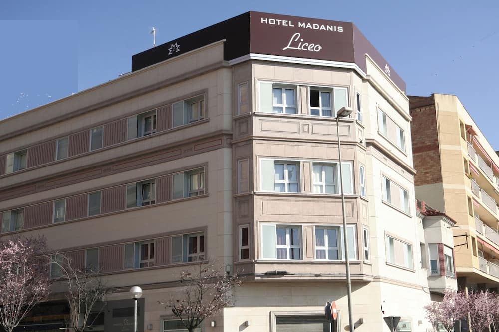 Hotel Madanis Liceo - Hospitalet de Llobregat - Edificio
