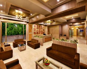 Sarovar Portico Sasangir - Sasan Gir - Лоббі