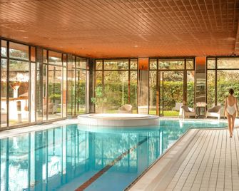 Millennium Hotel Paris Charles De Gaulle - Roissy-en-France - Piscina