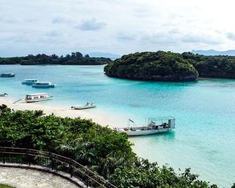 Asobibase Yamabare-House - Ishigaki - Strand
