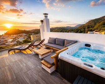 Rustic House Smaro Embonas - Jacuzzi Experience - Embonas