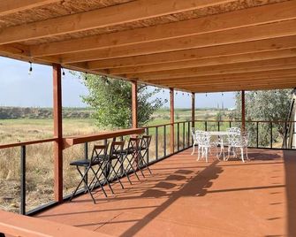 Modern wine country barn house - Temecula - Balcony