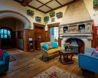 Berwick Lodge - Bristol - Lounge