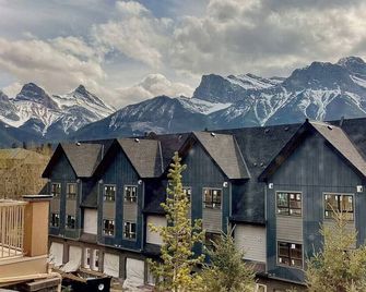 202 Canmore home with beautiful views - Canmore - Bâtiment