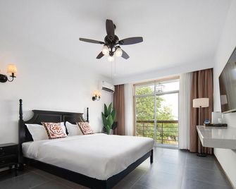 Beall - Wuhan - Bedroom