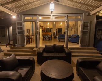 Hibiscus Villa - Unawatuna - Salónek