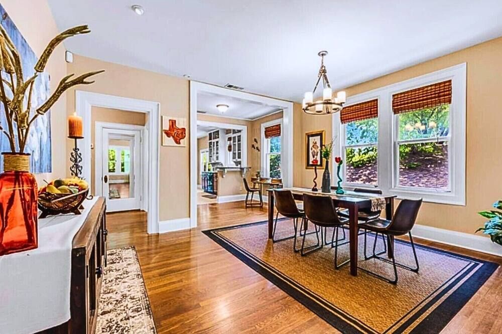 New The Wycliff House. Oak Lawn Walkers - דאלאס - חדר אוכל