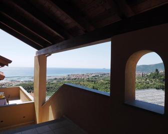 Agriturismo I Castellari - Pietra Ligure - Balcone