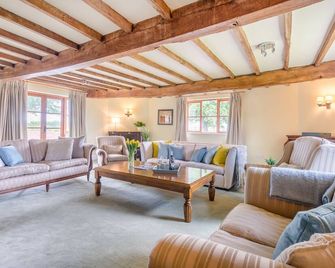 The Chestnuts, Pet Friendly, With Hot Tub In Tenbury Wells - Tenbury Wells - Living room