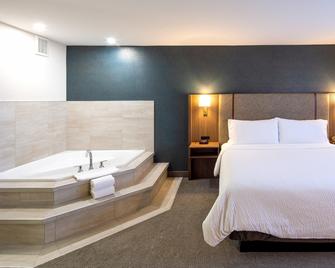 Holiday Inn Hinton By IHG - Hinton - Bedroom