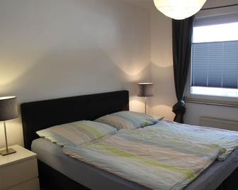 Cozy 90sqm apartment in Dorsten / city center, 2nd OG - Dorsten - Schlafzimmer