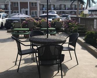 Pyramid Resort Motel - Wildwood Crest - Patio