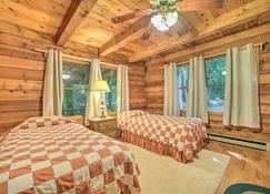 Scenic Creekside Cabin with Wraparound Porch! - Highlands - Bedroom