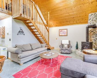 Cozy Birchwood Retreat on UTV Trail w/ Hot Tub! - Birchwood