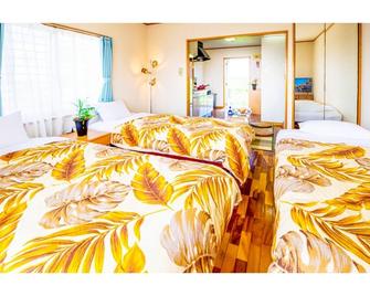 1st and 2nd floors Triple Westernstyle room with induction kitchen Room only / Nakagami-gun Okinawa - Yomitan - Camera da letto