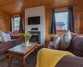 Chalet Loch Leven Lodge 10 by Interhome - Kinross - Living room