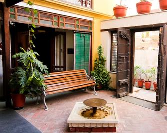 Mangaldas Ni Haveli II by The House of MG - Ahmedabad - Patio